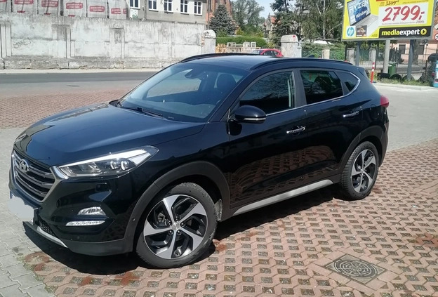 Hyundai Tucson cena 90900 przebieg: 96900, rok produkcji 2017 z Góra małe 121